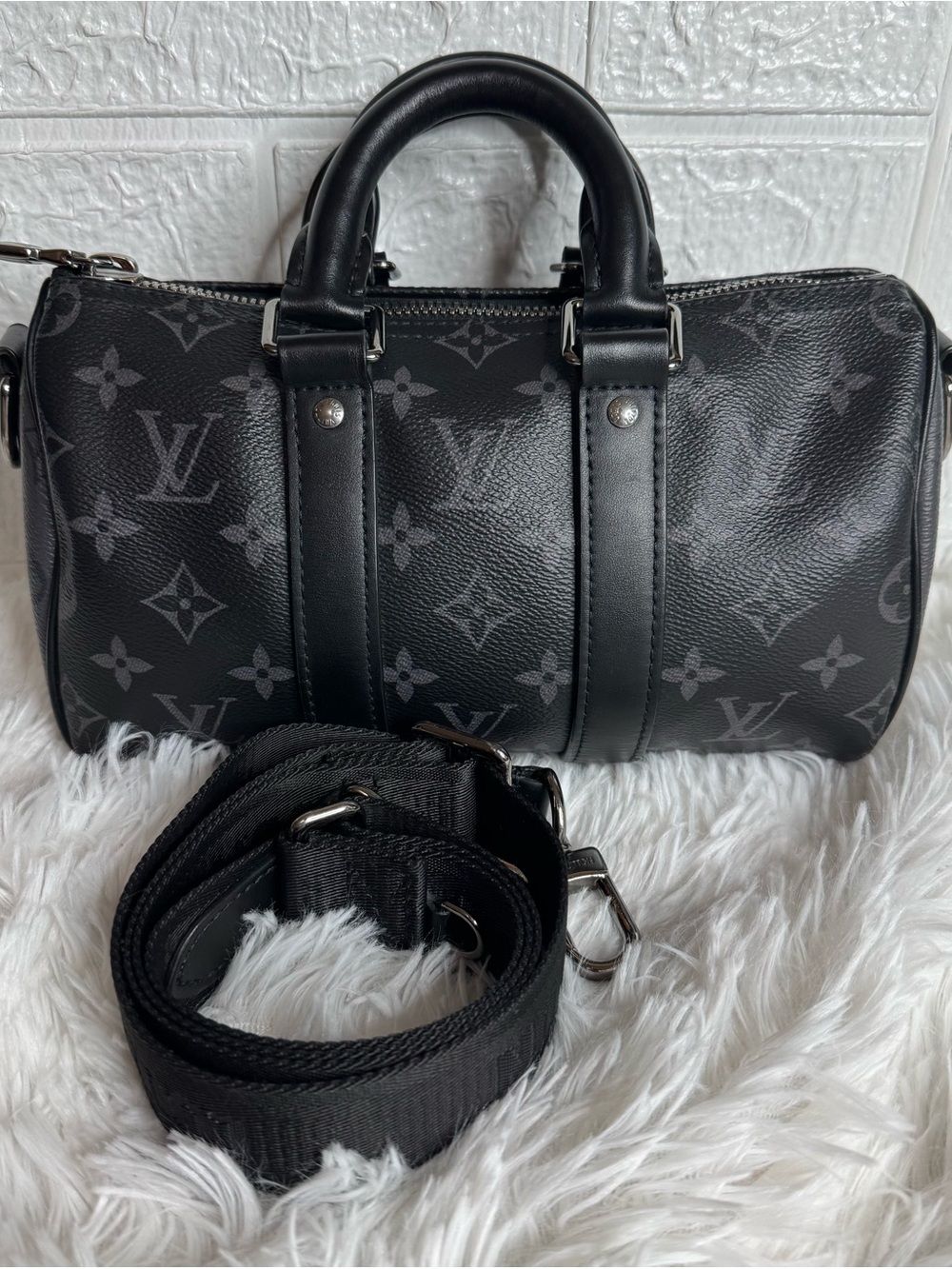 Louis Vuitton Keepall 25 Bandolier Monogram Eclipse